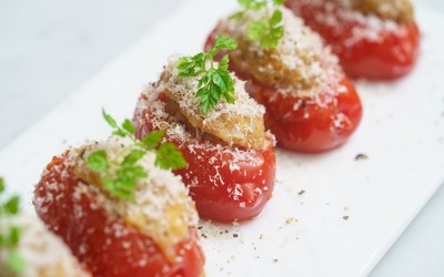 トマトのファルシー（肉詰め）